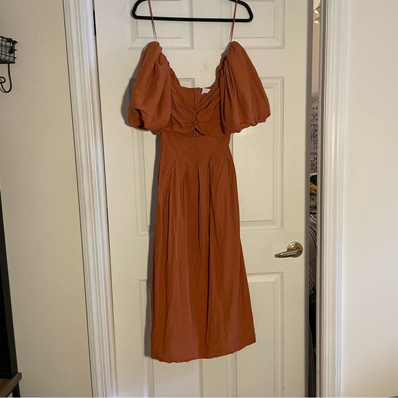 ASTR the Label orange puffed sleeve dress - Picture 2 of 4